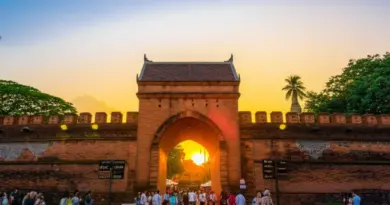Best Areas and Why Tha Phae Gate Is the Perfect Base: Neighborhoods, Safety, and Proximity to Chiang Mai’s Attractions