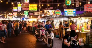 Where and When: Late-Night Food Culture in Thailand — peak hours, regional differences, and what to expect after 10 PM