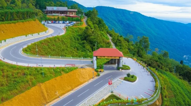 How to Get to Mon Jam and Where to Stay — Transportation Options, Parking, Entrance Fees, and Nearby Accommodations