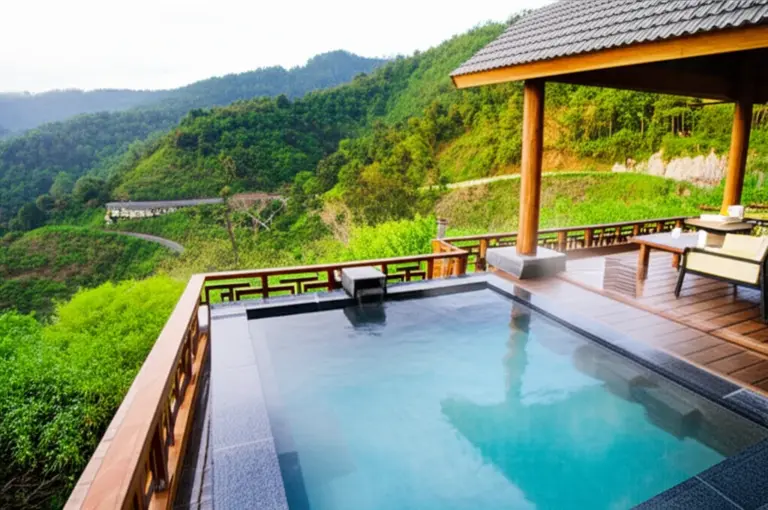 Top Hot Spring Resorts Near San Kamphaeng with Private Soaking Rooms — Compare Prices, Amenities, and Accessibility