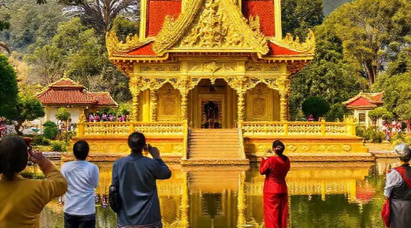 Golden Pavilion (Ho Kham Luang) guide — history, architecture, photography spots and cultural etiquette