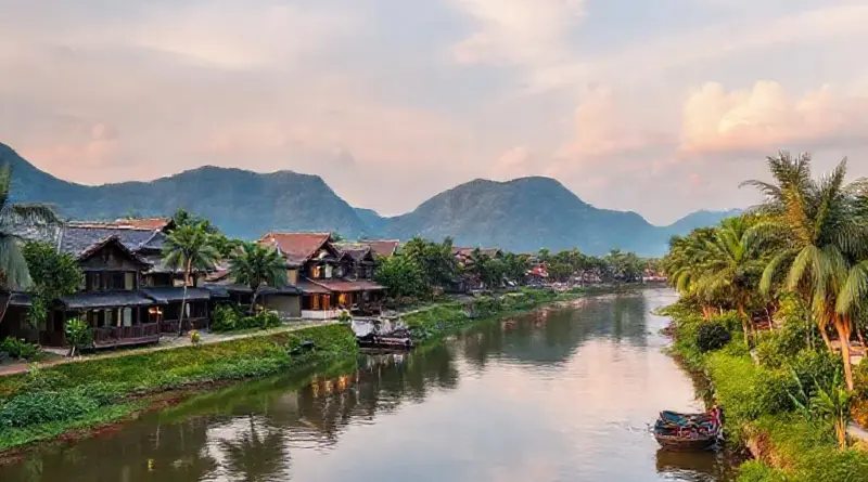 Riverside Boutique Stays 2025: Free Bikes, River Views, and the Ultimate Guide to Choosing the Perfect Riverside Hotel in Thailand